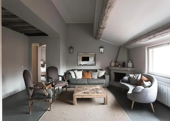 EasyTopStay - Piazza Venezia Charming Penthouse